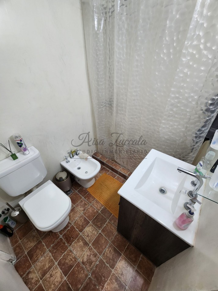 EN VENTA! CASA 5 AMBIENTES + DEPTO A TERMINAR 
