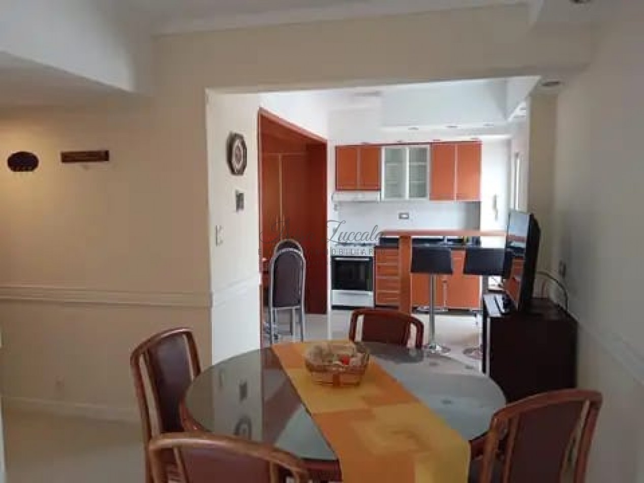 EN VENTA! 2 AMB C/ BALCON Y COCHERA - ZONA CENTRO 