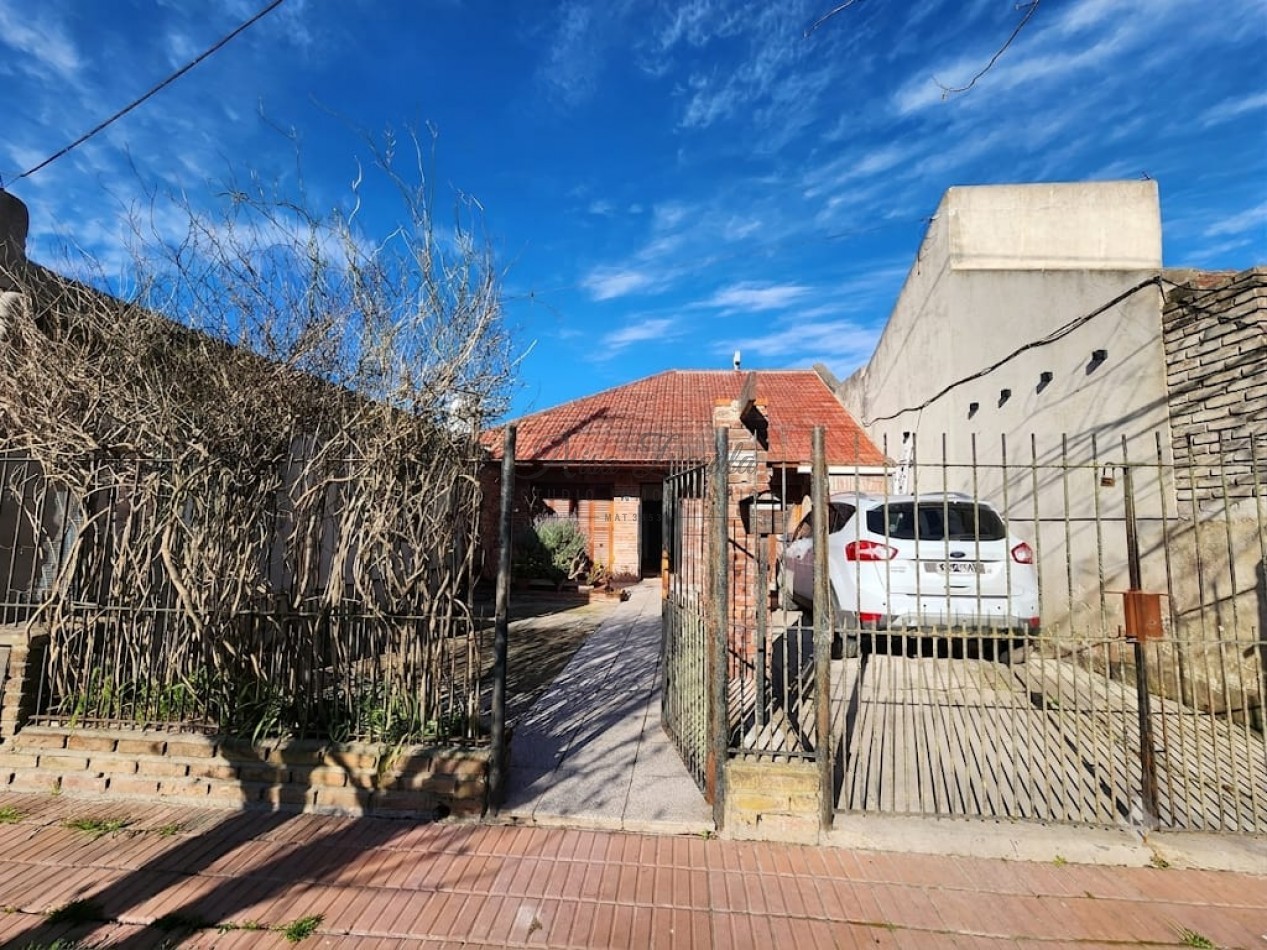 EN VENTA! CASA 5 AMBIENTES + DEPTO A TERMINAR 